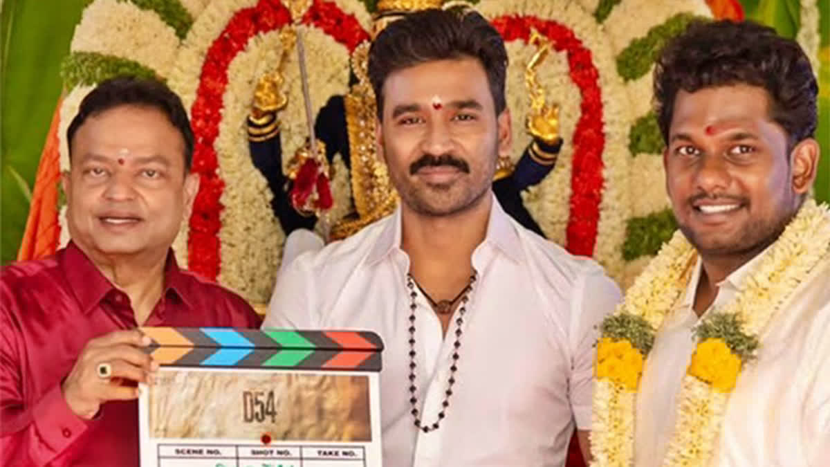 _MovieTamil's tweet image. Question:
“In #Kara, #Dhanush sir’s look feels similar to his other films…?”

#VigneshRaja:
We actually tried multiple looks. We had finalized one look, and during the film’s pooja as well, Dhanush sir appeared in that look. At that time, he was working on several films