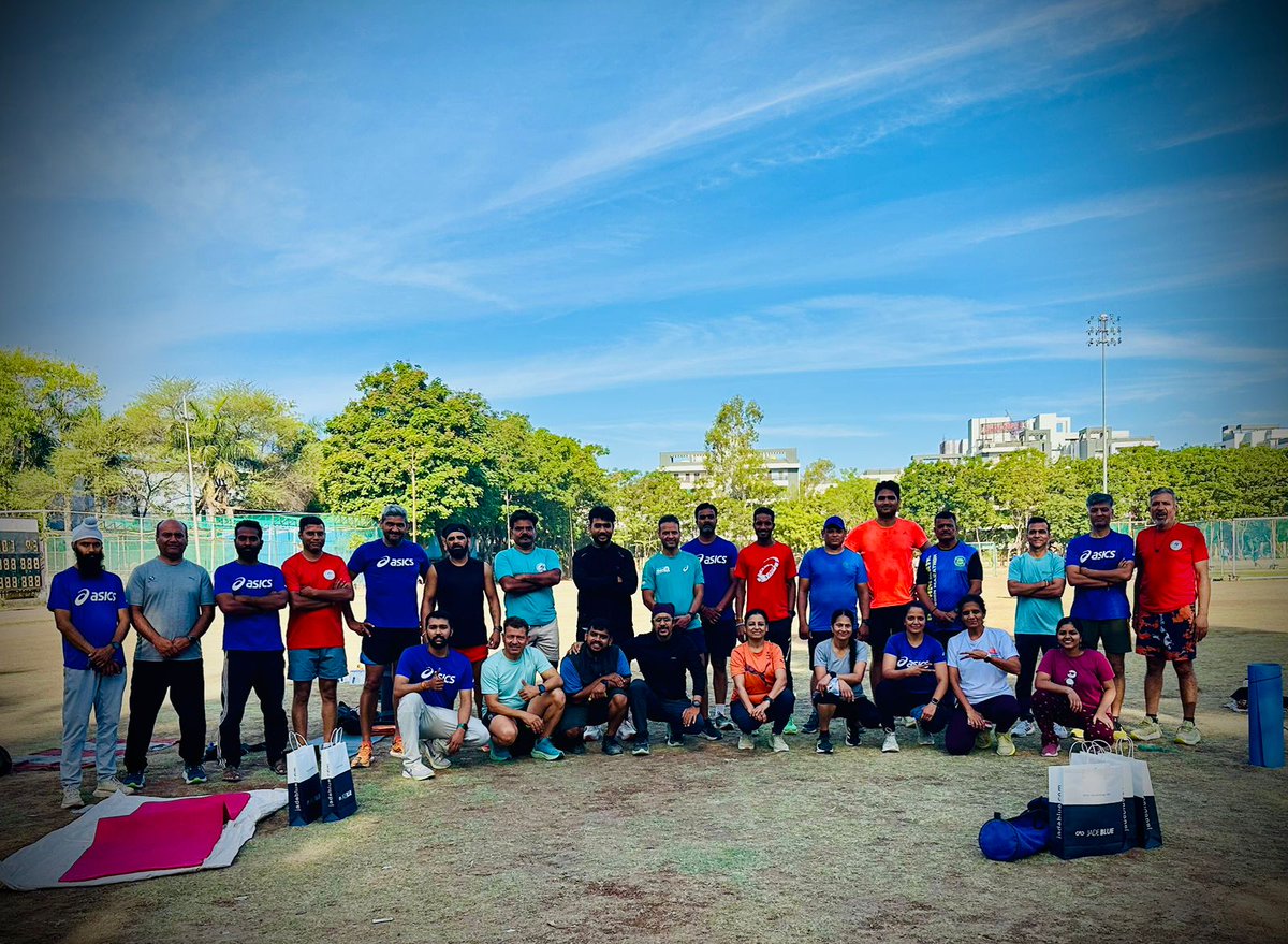hrsanjaynegi's tweet image. "Will run for post-workout endorphins (and maybe some Poha later)! 🥨 Great session today with the #Indore running community." 
#RunningCommunity #IndoreRunners #MarathonTraining #FitnessMotivation #RunWithManishSir #IndoreDiaries #LaceUp 🏃
