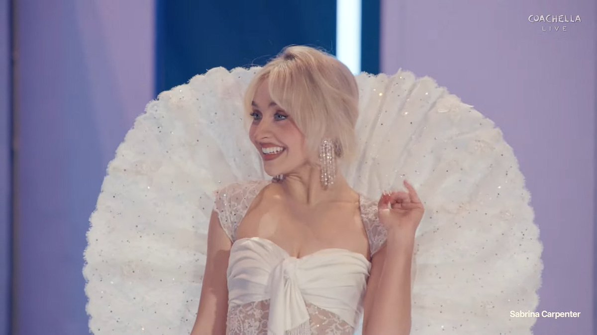 Sabrina Carpenter Daily 2.0 tweet media