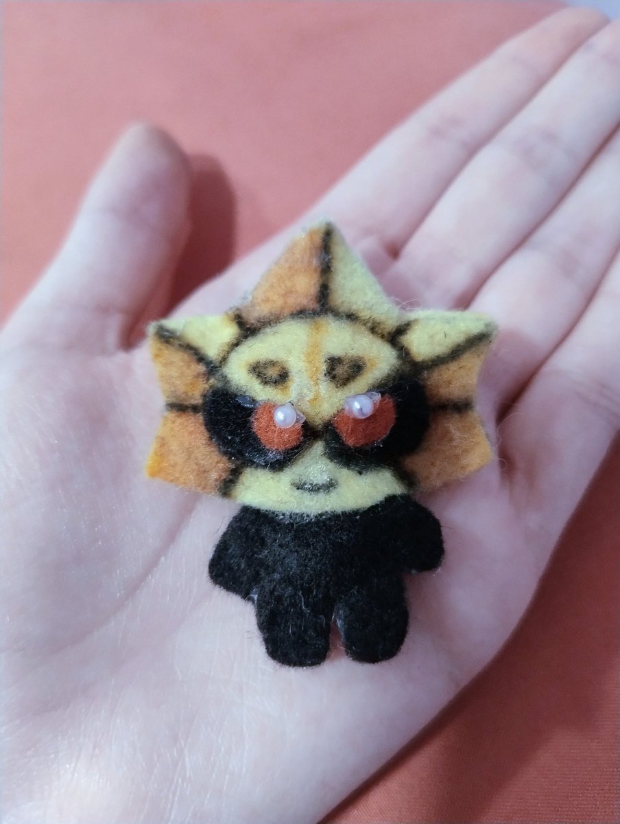 p1ercedpsycho's tweet image. Smol Sirius that I made to take with me everywhere! He even has his own little bed. (˶´ ˘ `)
#siriusbrawlstars #gachikoitwt #diy