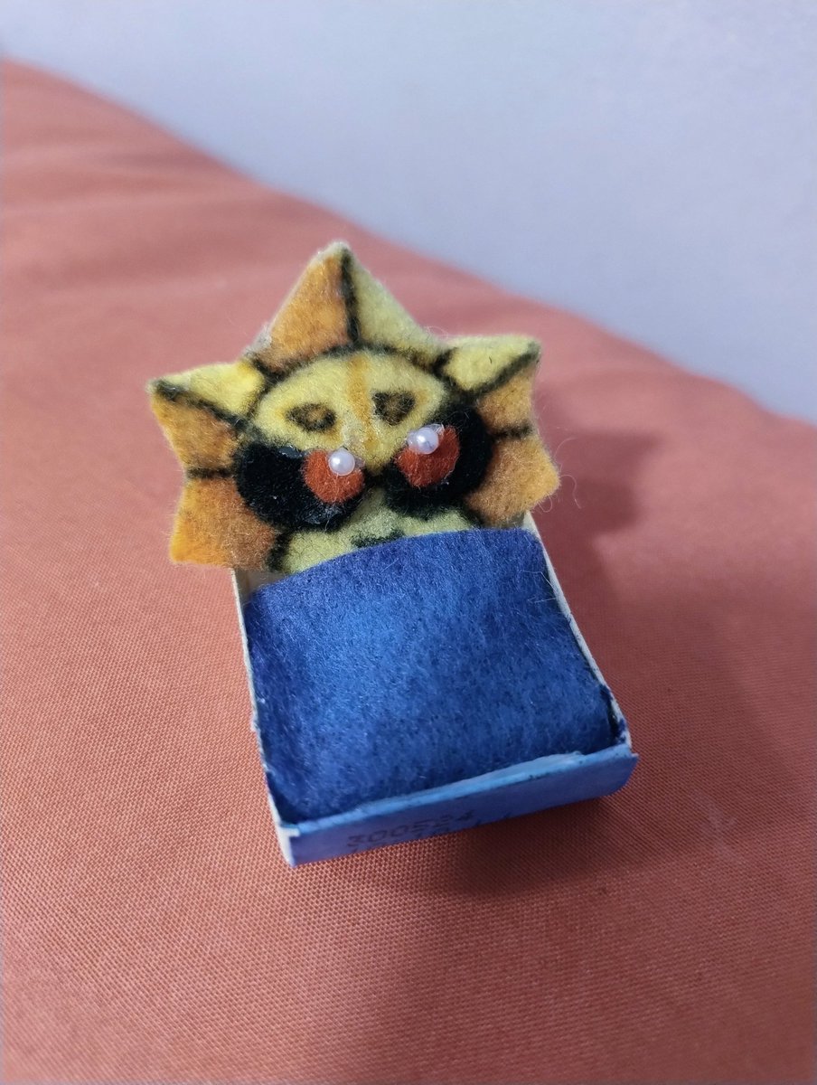 p1ercedpsycho's tweet image. Smol Sirius that I made to take with me everywhere! He even has his own little bed. (˶´ ˘ `)
#siriusbrawlstars #gachikoitwt #diy