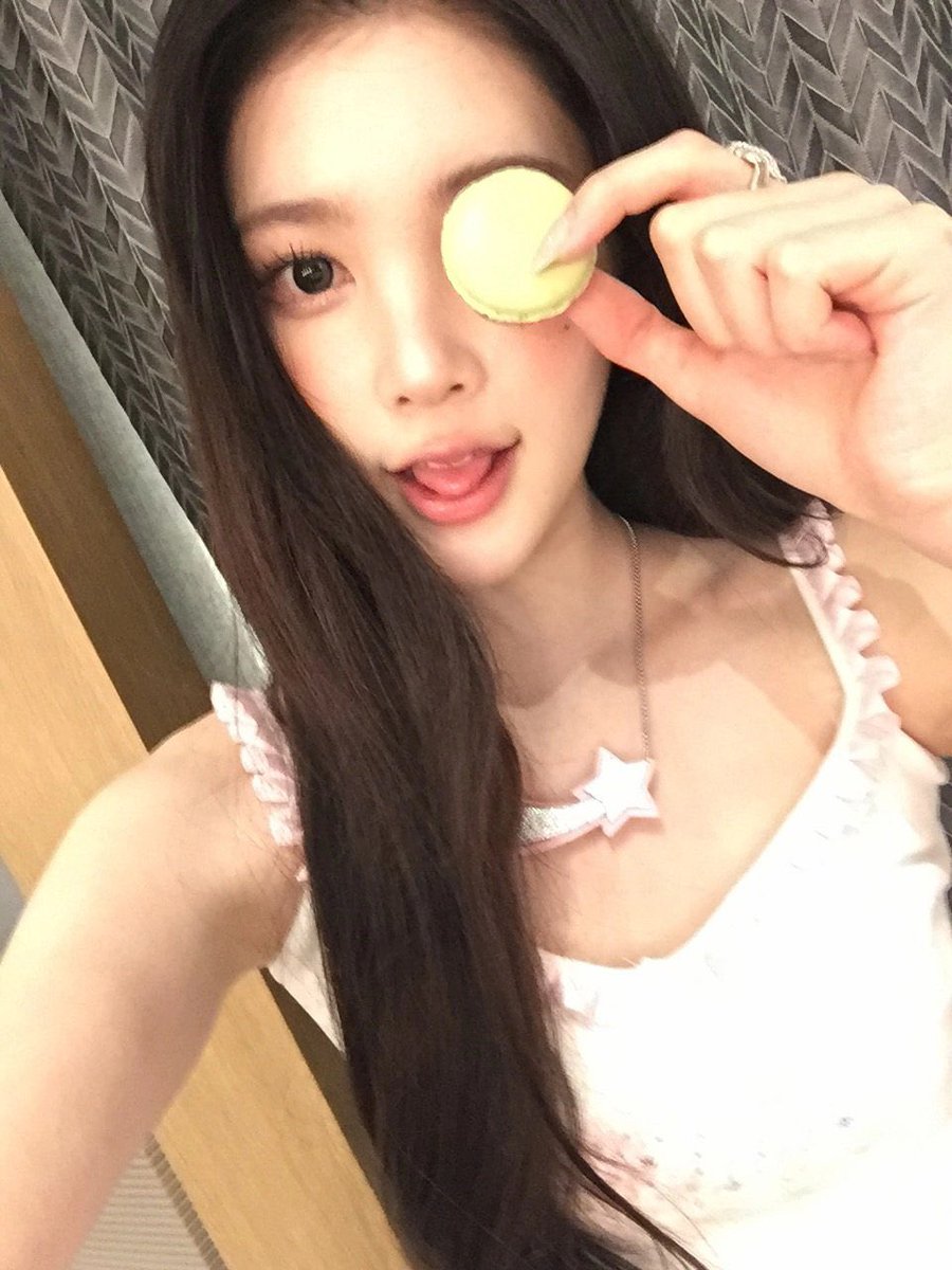 에이나! tweet media