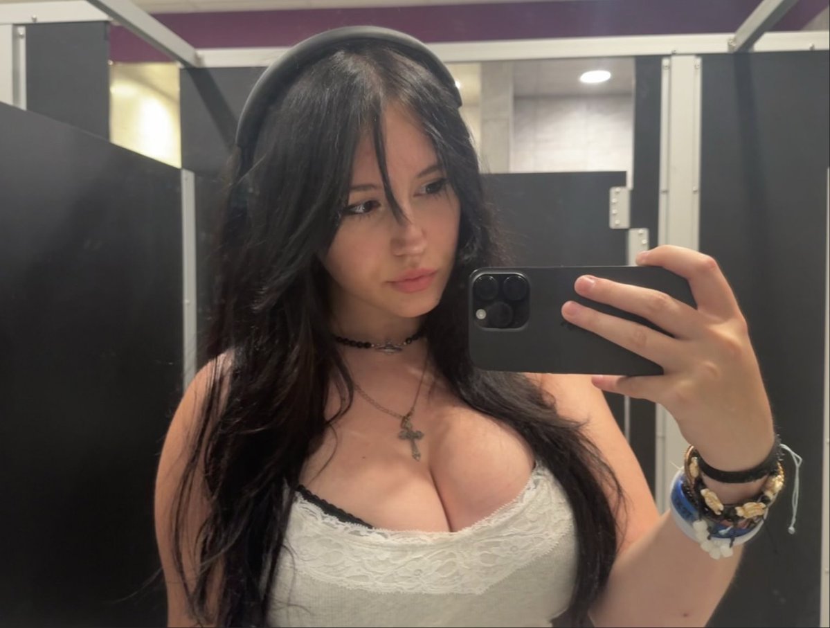 Porn addict tweet media