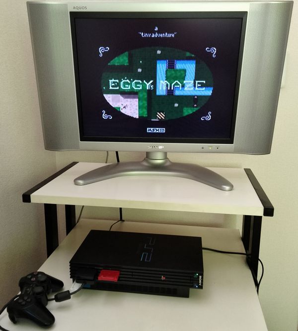 TypeMsx's tweet photo. ADアダプター(白)やAmiga CD32が壊れた後、どのハードに妥協するか、というアナザーストーリーを回収したくPS2用エミュレーターの調査を3月より開始し、SFC/MD→NES→SMS→GBA→GBと来て、やっとMSXに入ってきました。このPS2fMSXは思った以上に使えるものでした。C-BIOSでも結構動いてくる。 https://t.co/utJ9FmyQIy