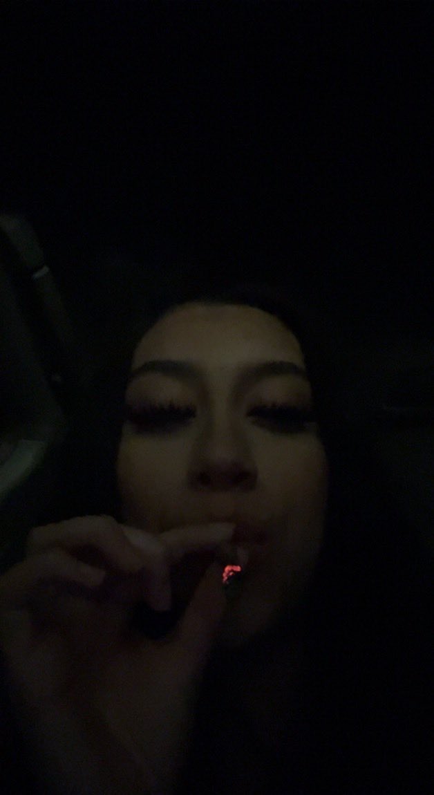 Angelina tweet media