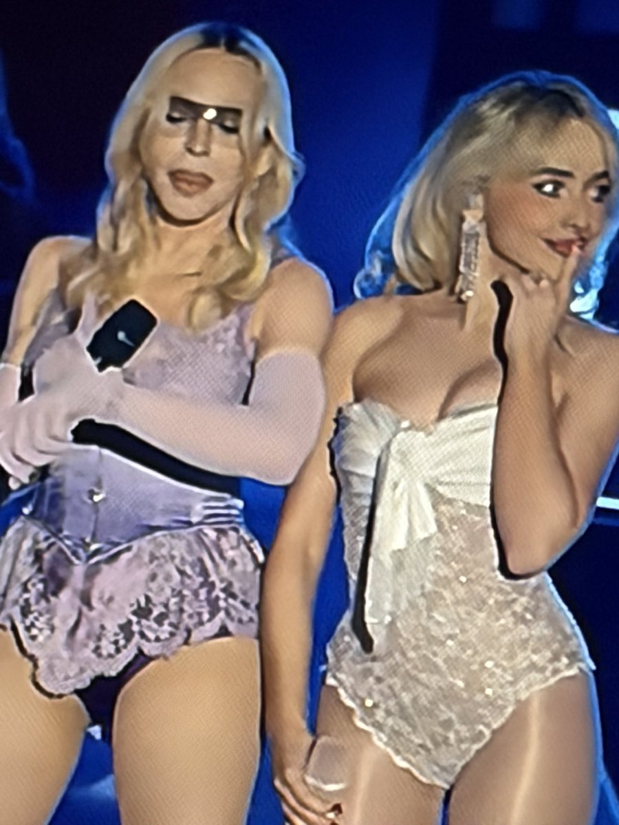 neverlietogirlz's tweet image. THIS DUO HELLO??? #sabchella