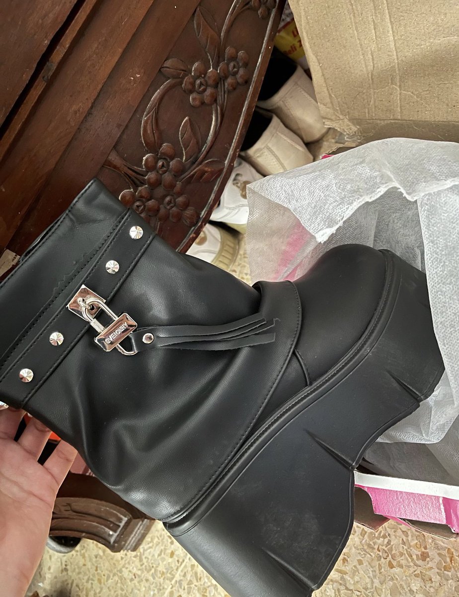 chanbaixian's tweet image. Open rental boots untuk all konser ya

Exo planet 6, allobank, jnjm, dll

100k/day (cod venue jkt/stasiun/halte)

#sepatu #tinggi #exoplanet6 #rent