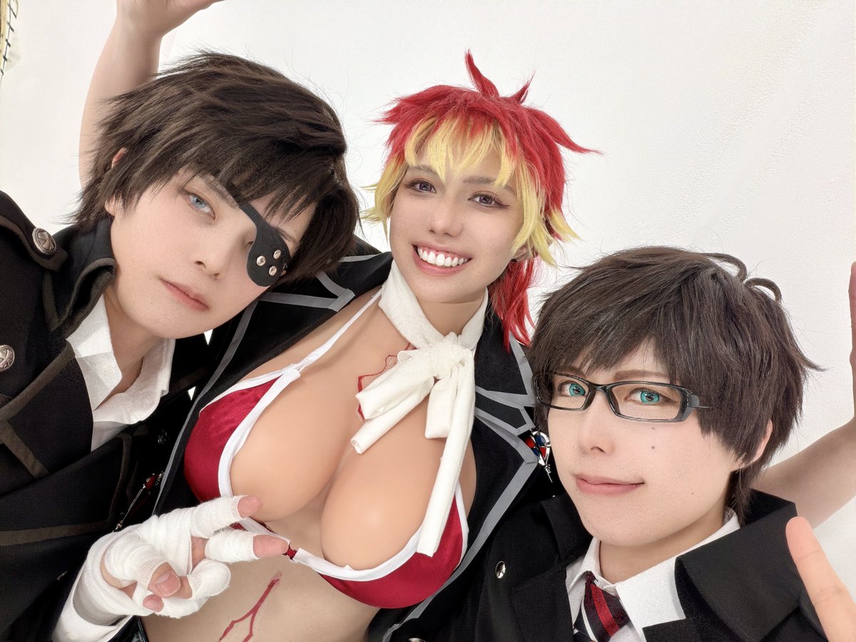 いちゃいちゃしてるのをスンとした顔で見てる先生
親子みたいな3人

#龍太郎が集めた青エク全勢力2026