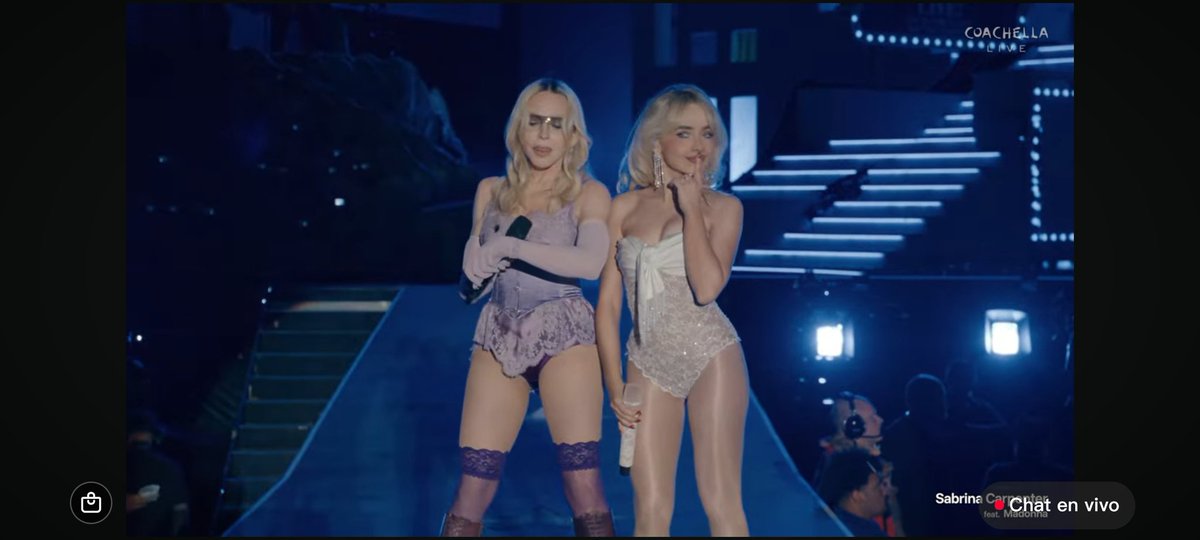 EnModo_Festival's tweet photo. Sabrina Carpenter + Madonna en Coachella 🤯🔥
Dos generaciones rompiéndola en el escenario 👑
#Coachella #LiveMusicVibes https://t.co/2RvL1pdqYJ