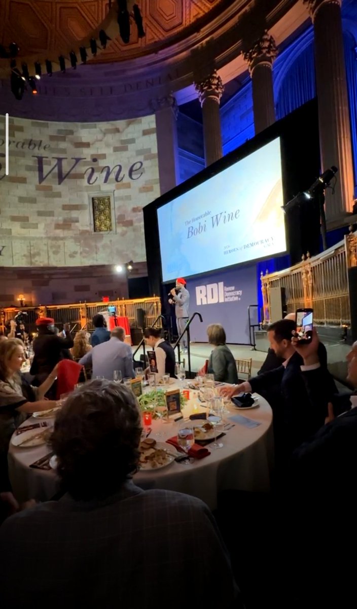 kfdmedia3's tweet image. 🚨 BREAKING: Ugandan People's President @HEBobiwine honored at the 2026 Heroes of Democracy Gala in New York for his fight for democracy and human rights in Uganda. Organized by RDI. 🇺🇬🇺🇸✊

facebook.com/share/p/18BUUb… #followformore 👈 #BobiWine #Uganda #PeoplePower
