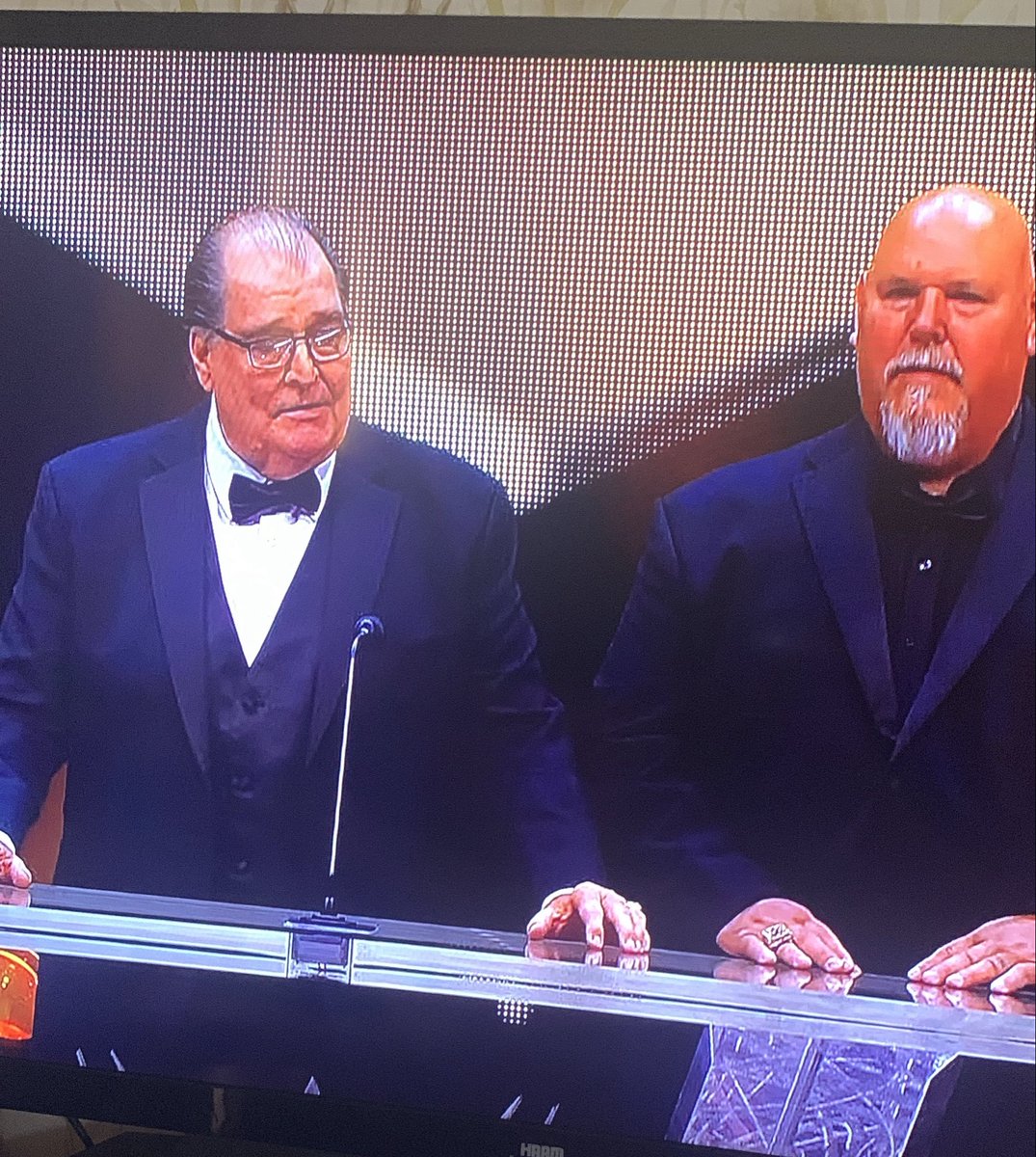 نَوَّافْ بَانْكر. tweet media