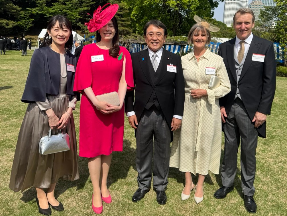 🦅¿¿ƎꓶꓨⱯƎ⛩️スマホ復活 tweet media