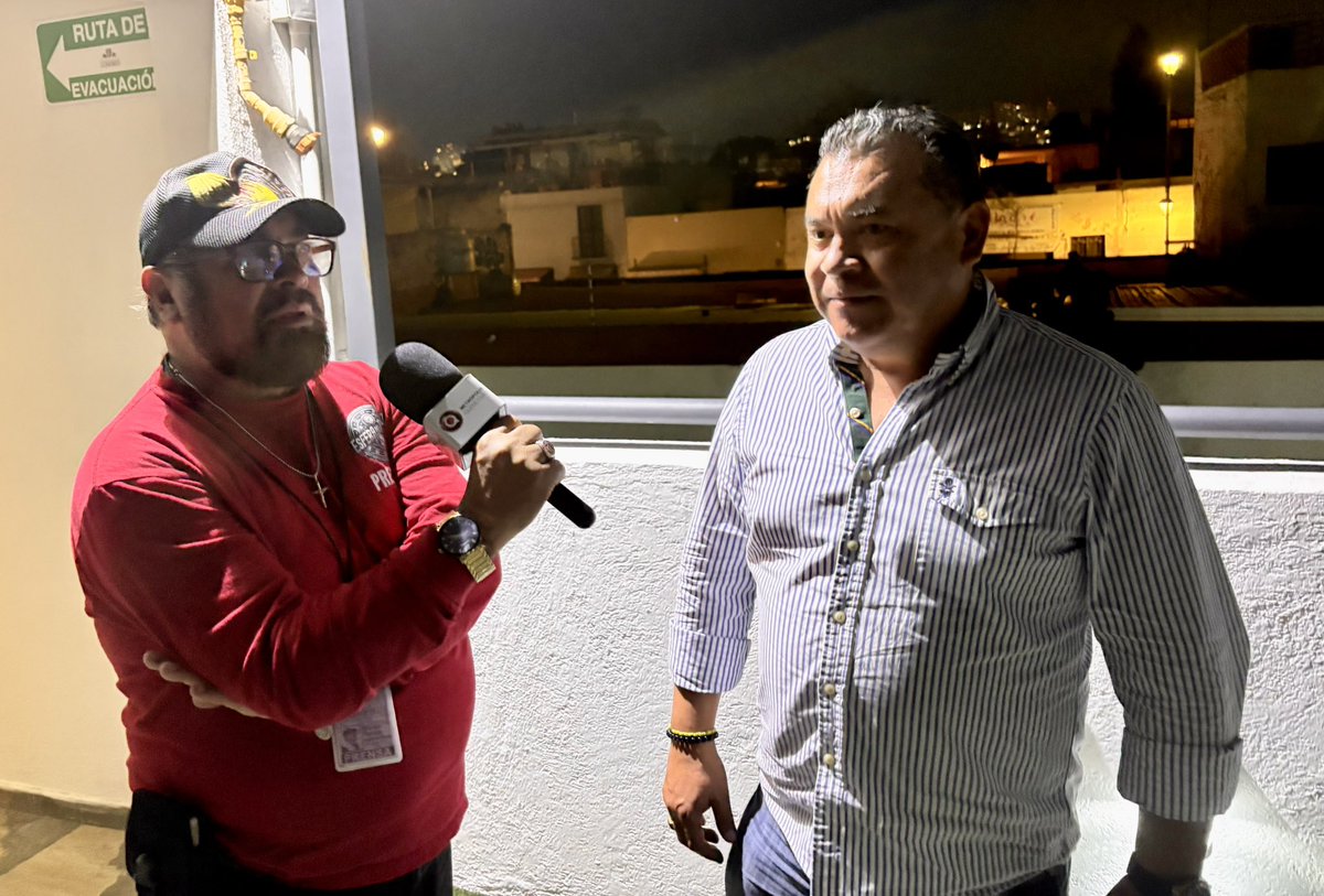 hector_sinecio's tweet image. #MONITOR #LaNeta #TVQ Se les cayó el sistema en @UdLQueretaro y no hay resultado en la elección de la #AQA ; La comisión electoral reconoce que debido a presuntas irregularidades e incidencias;  No es posible pronunciar un ganador entre #RogelioEstrada y #UrielFlores  tache ❌