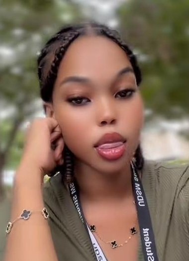 ROSALINE🦋 tweet media