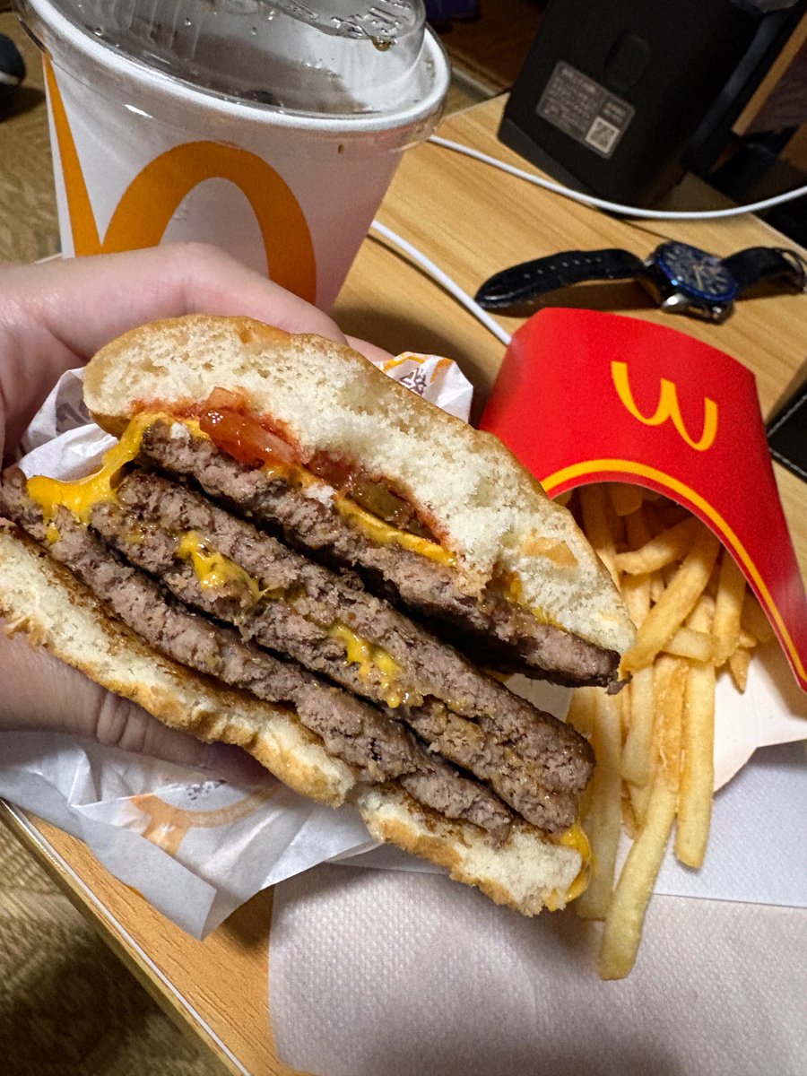 マクドナルドの夜マックの倍ダブルチーズバーガーセット🍔ポテト🍟L