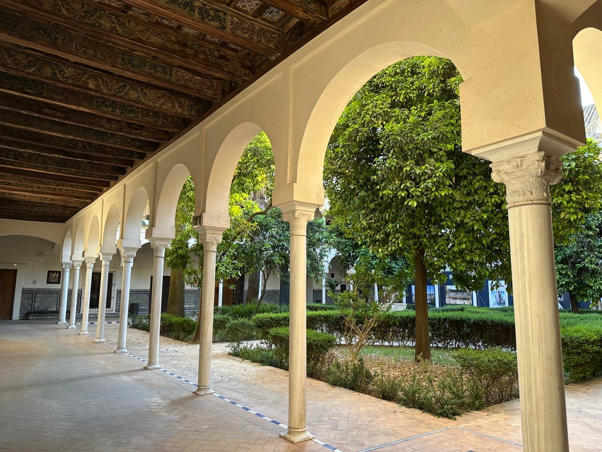 Buenos días. Feliz sábado. #SonrisaPuestaYa