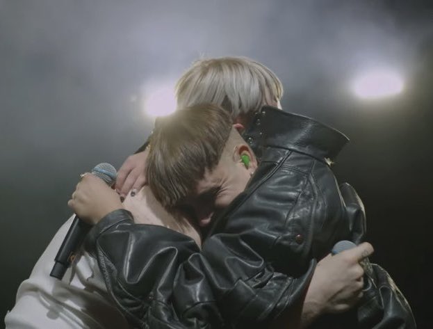 sweetest moment of joostchella i’m gonna cry