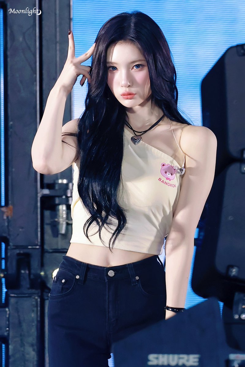 𝑴𝒐𝒐𝒏𝒍𝒊𝒈𝒉𝒕 tweet media