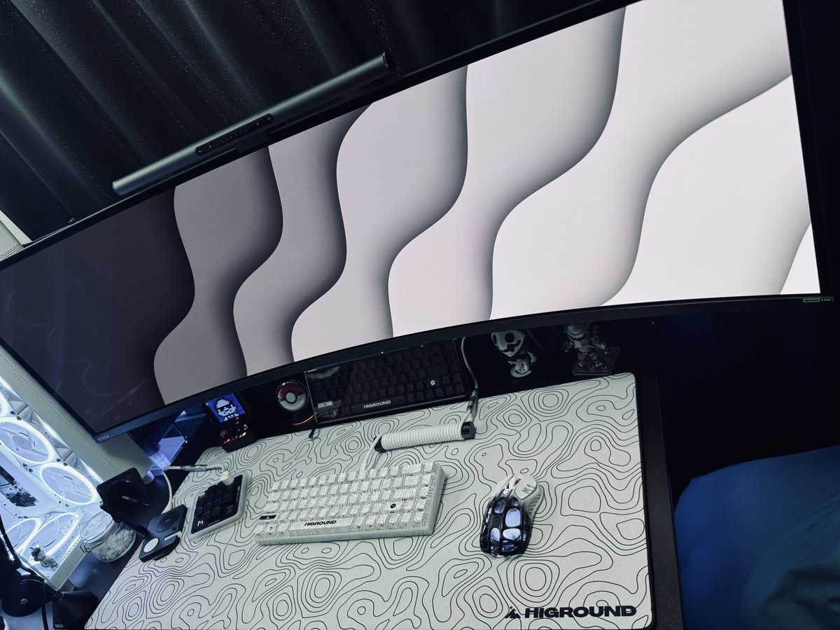 jirou_a_gogo12's tweet photo. CENTER PIECE PROがある暮らし😎✨
#desksetup
#finalmouse https://t.co/Gp9kv8Yo3V