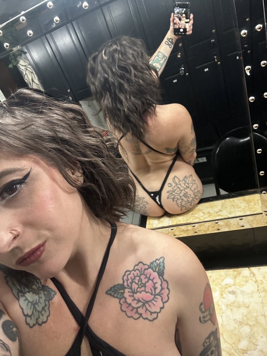 Adrina Monroe~Stripper bb & Film babe 📸🎞️ tweet media