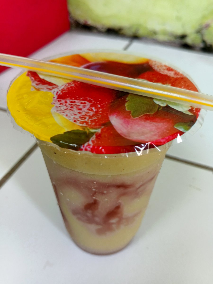 Panas" kaya gini enaknya ngejus mantap🍹