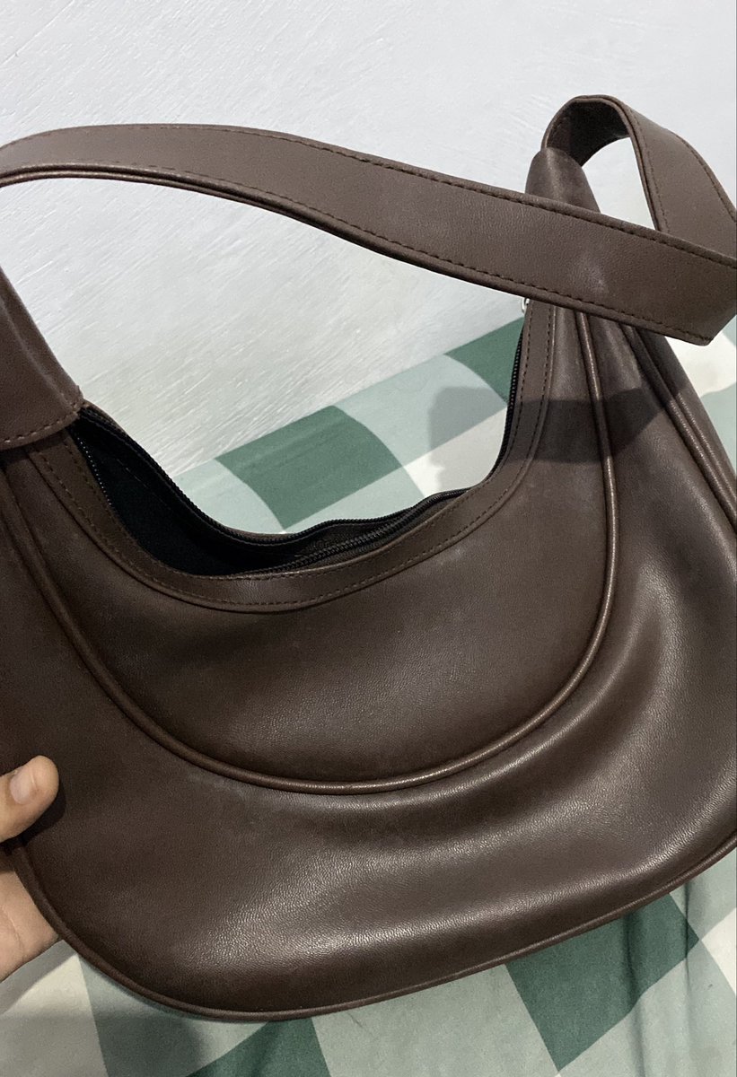 esanursa's tweet photo. shoulderbag tiny black 35k
bisa sopii https://t.co/w2SjmPk1dS