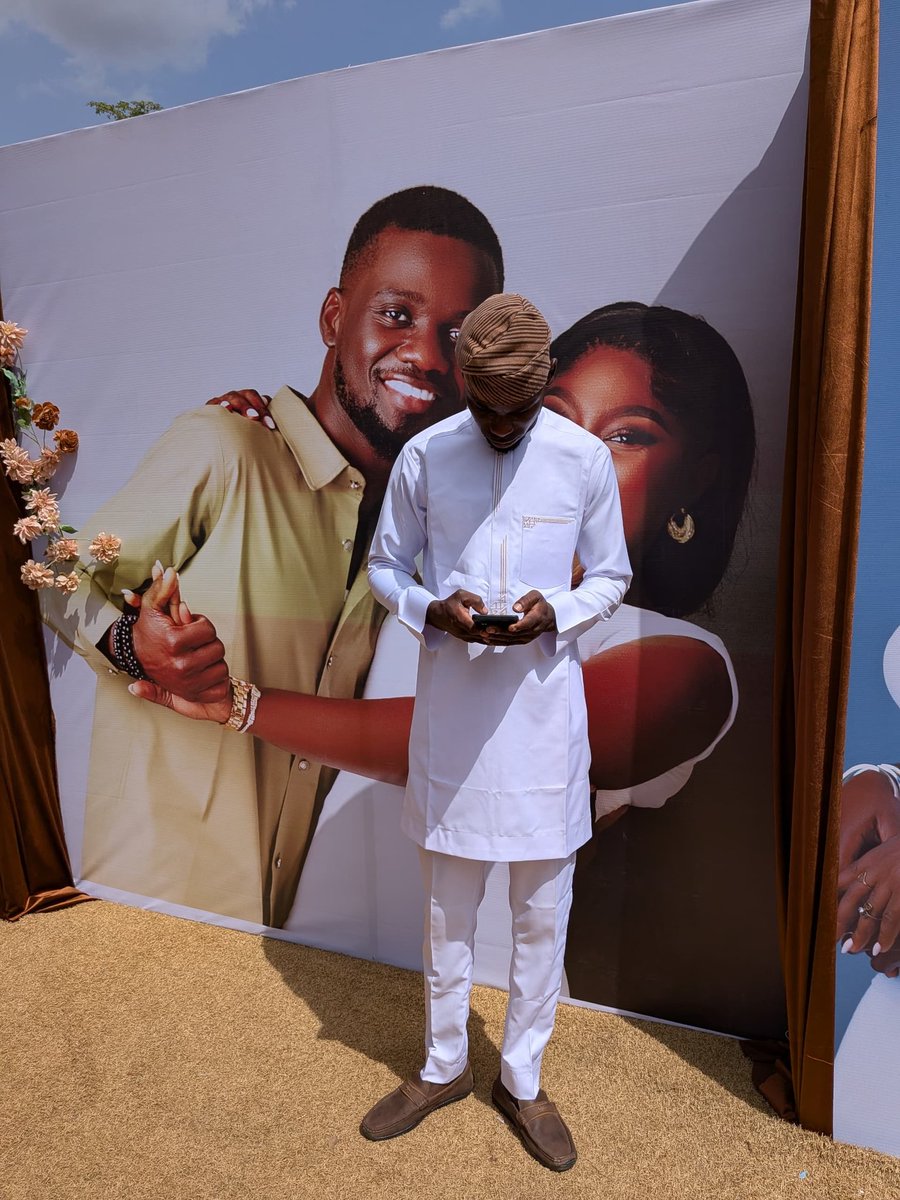 folahanj9's tweet photo. Happy married life ọ̀rẹ́ mi https://t.co/lF2C1LLVcf