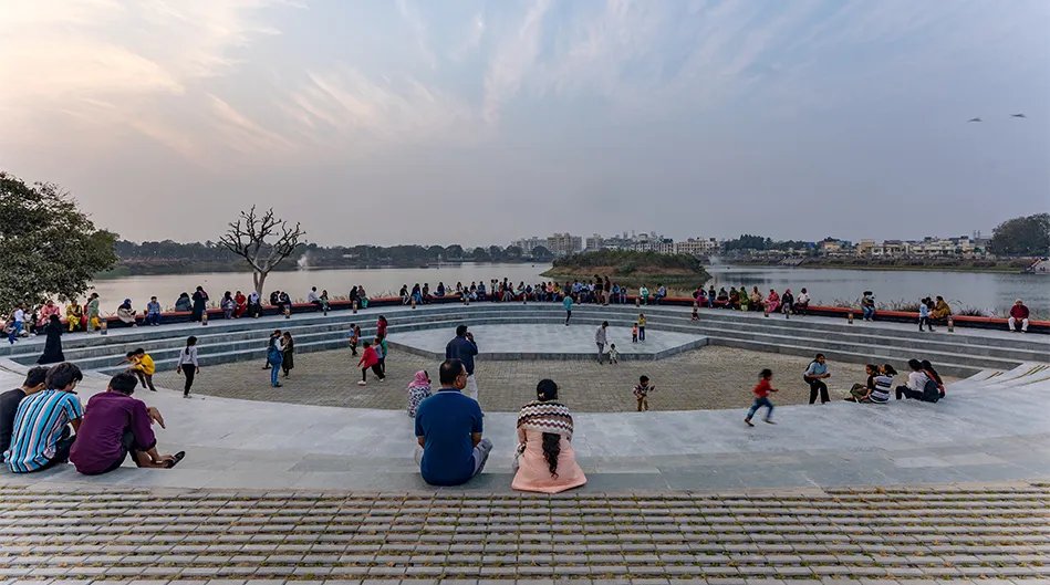 gujarat_plus_'s tweet image. When Bureaucrats do their Job seriously 😍

📍Narsinh Mehta Lake Development, Junagadh, Gujarat