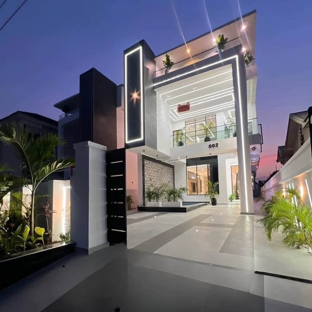 DigitProperties's tweet photo. Explore a Duplex · House property available for sale in Ikota villa estate, Ikota, Lagos — ideal if you want facts up front before an inspection.

Phone: 08088481372

Asking price:
₦450,000,000

Property details:
5 bedroom(s) · 5 bathroom(s) · 5 toilet(s).

Features & amenities:
Pool
Gym

Location:
Situated in Ikota villa estate, Ikota, Lagos. Local traffic patterns and neighbourhood character are best judged during a walk-through.

https://t.co/flhPfjJluc
