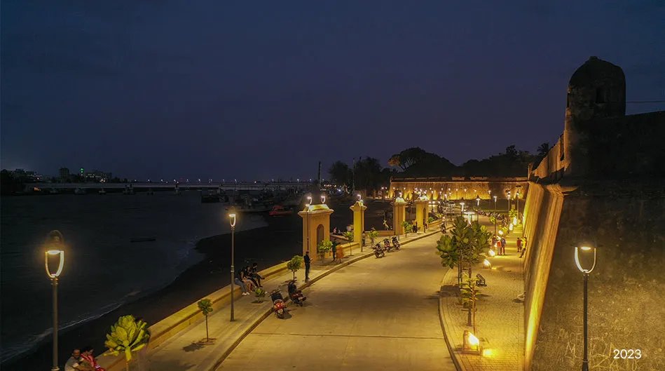 Gujarat Plus tweet media