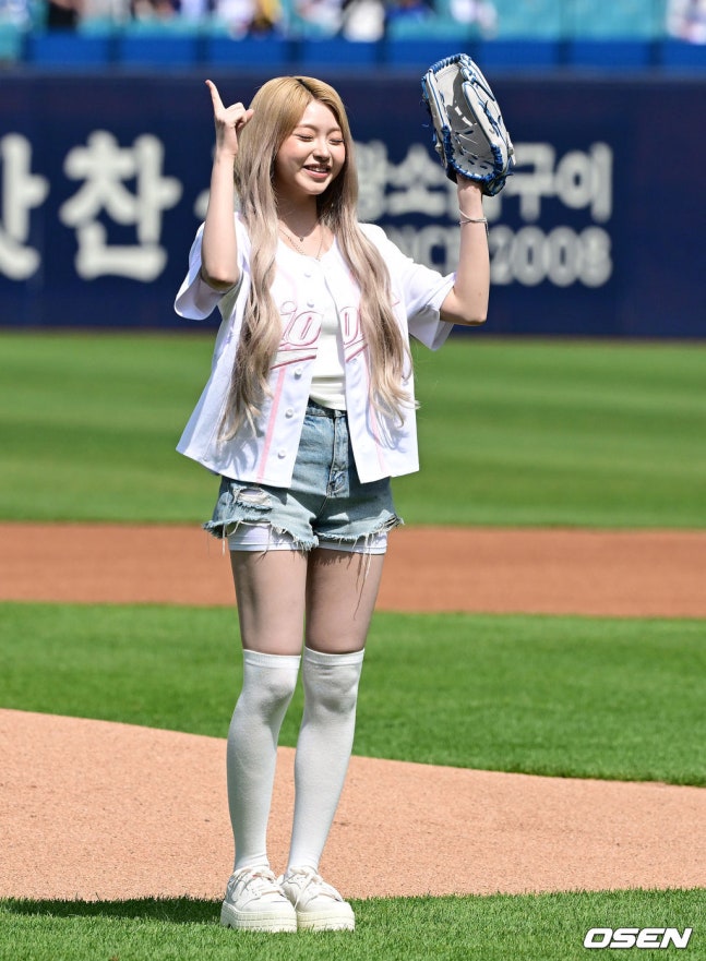 KiiiKiii BASE tweet media