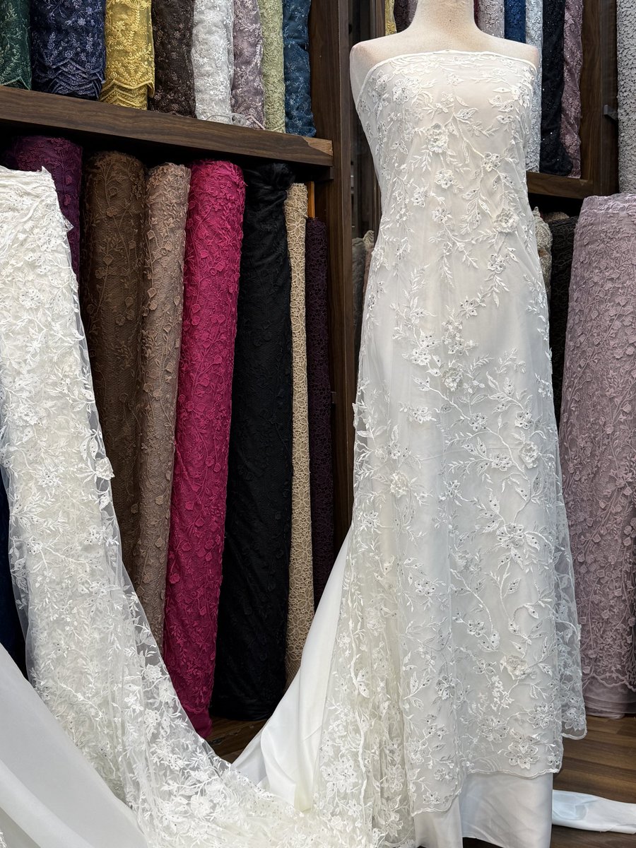 nalans_'s tweet photo. Any future bride here? I nak letgo my lace i beli from Bandung. Janji i bagi harga i beli &amp; no hidden charge. Reason letgo: jumpa lace yang lebih sesuai for my design. https://t.co/kGzcP3Neco