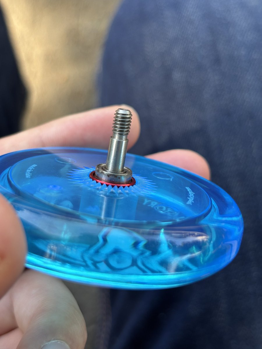 KIMERUno_yoyo's tweet photo. 久々に720のベアリング見たら錆びてる??
まだ買ってから4ヶ月くらいしか経ってないよ??
ヨーヨーのストリングって確かにオイルとか微量だけど含まれてるって聞いたことあるし、そんなもんなのかな?
#yoyo
#2ayoyo https://t.co/keWPjpBkT0
