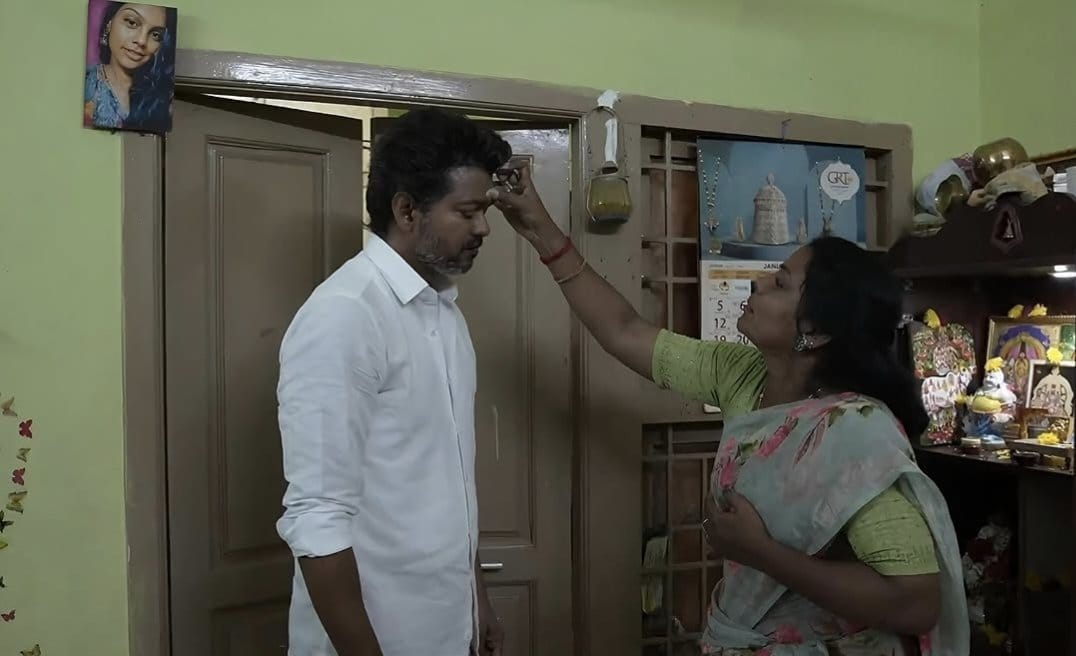 TVK4TN_'s tweet image. குடும்ப அட்டையில் பெயர் இல்லன்னா என்ன ?
தமிழ்நாட்டின் ஒவ்வொரு வீட்டிலும் குடியிருக்கும்  நம்ம "அண்ணா" ! ❤️🔥

#அண்ணா #நம்மவங்க #Respect