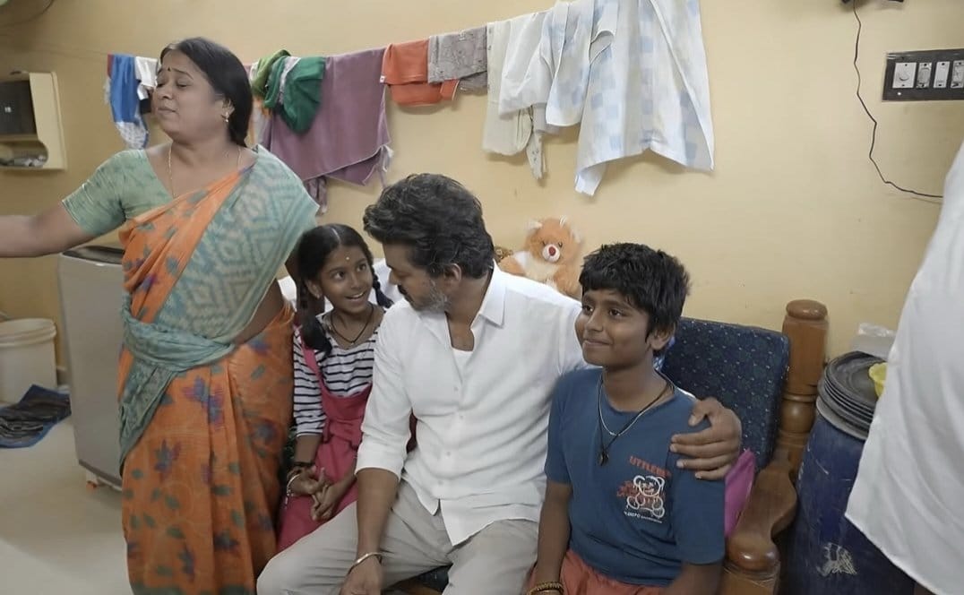 TVK4TN_'s tweet image. குடும்ப அட்டையில் பெயர் இல்லன்னா என்ன ?
தமிழ்நாட்டின் ஒவ்வொரு வீட்டிலும் குடியிருக்கும்  நம்ம "அண்ணா" ! ❤️🔥

#அண்ணா #நம்மவங்க #Respect