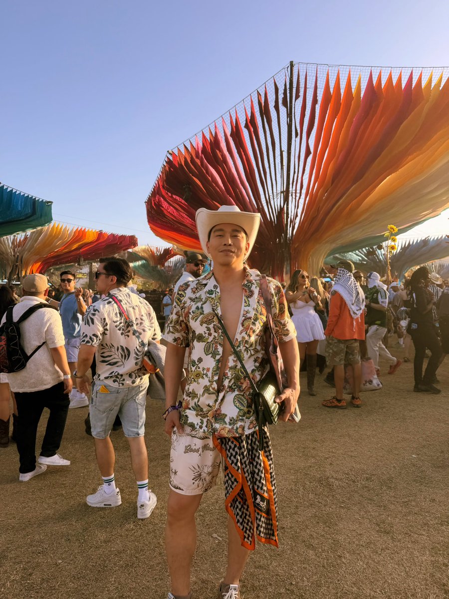 roxsantos's tweet image. More photos from Coachella! 🌴✨
I truly enjoyed every moment of this incredible music experience, great music, amazing energy, and unforgettable vibes. Grateful to be part of something so special! 

Thank you Coachella! 

#Coachella #UnforgettableMoments #roxsantostravel