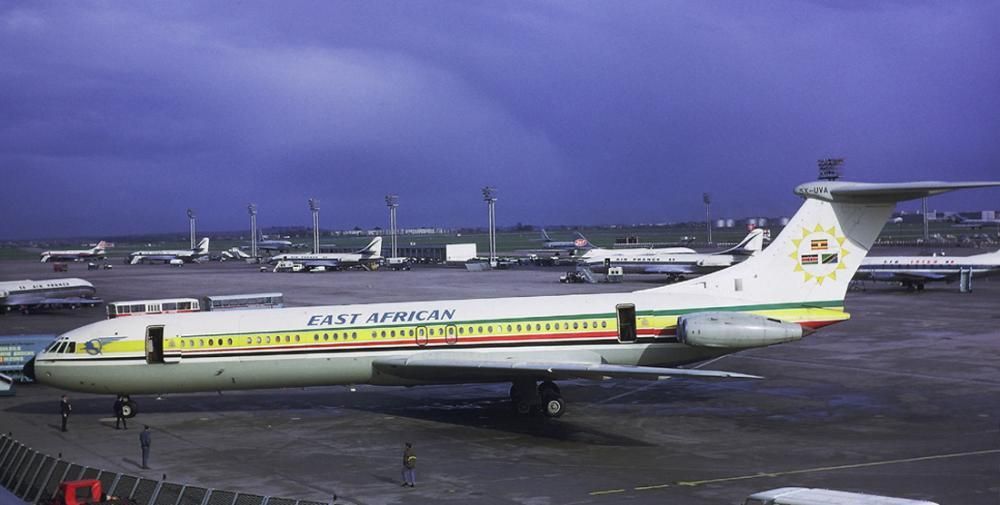 OnDisasters's tweet image. OTD in 1972: East African Airways Flight EC-720, a VC-10, crashes in Addis Ababa (Ethiopia), 43 of 107 aboard die. Jet blew a tire on takeoff due to debris, left runway and impacted airport lighting, starting a fire. Inquiry pointed brake issues due to improper maintenance.  More