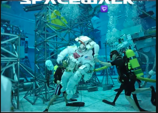 HoangPhuong_84's tweet image. 6/ As for the alleged fake #Moon landing images, they mainly come from photos and rehearsal or simulation videos #NASA (in the old era) carried out on Earth to mimic microgravity after the EVA challenges of the Gemini program (1963–1968), preparing #Apollo astronauts (1969–1980).