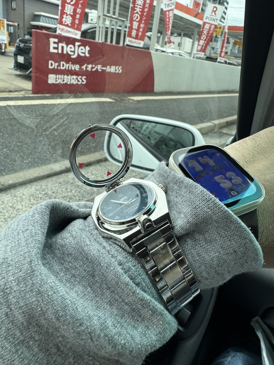 yugesuke23's tweet photo. コナンの腕時計型麻酔銃ウォッチ https://t.co/eNWCdHtICh