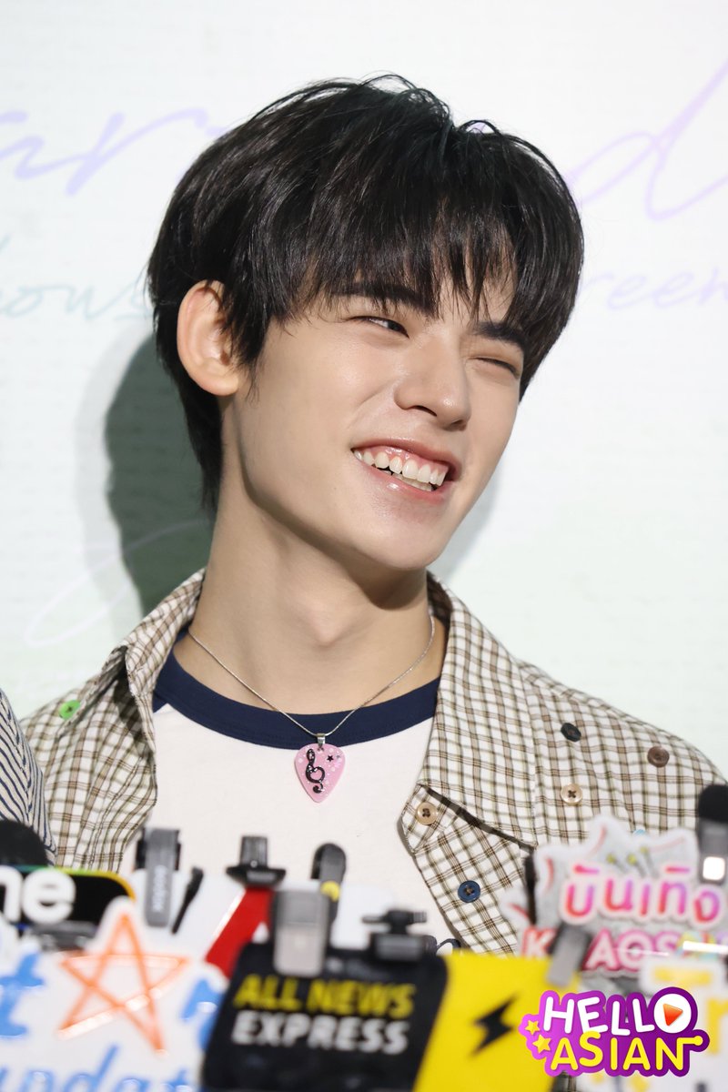 Hello Asian tweet media