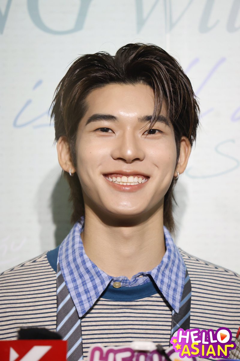 Hello Asian tweet media