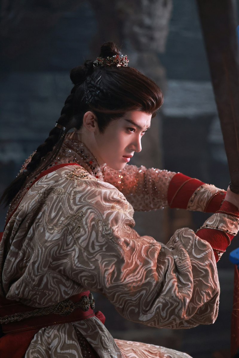 for yanan 闫桉 🗡️🦋 tweet media