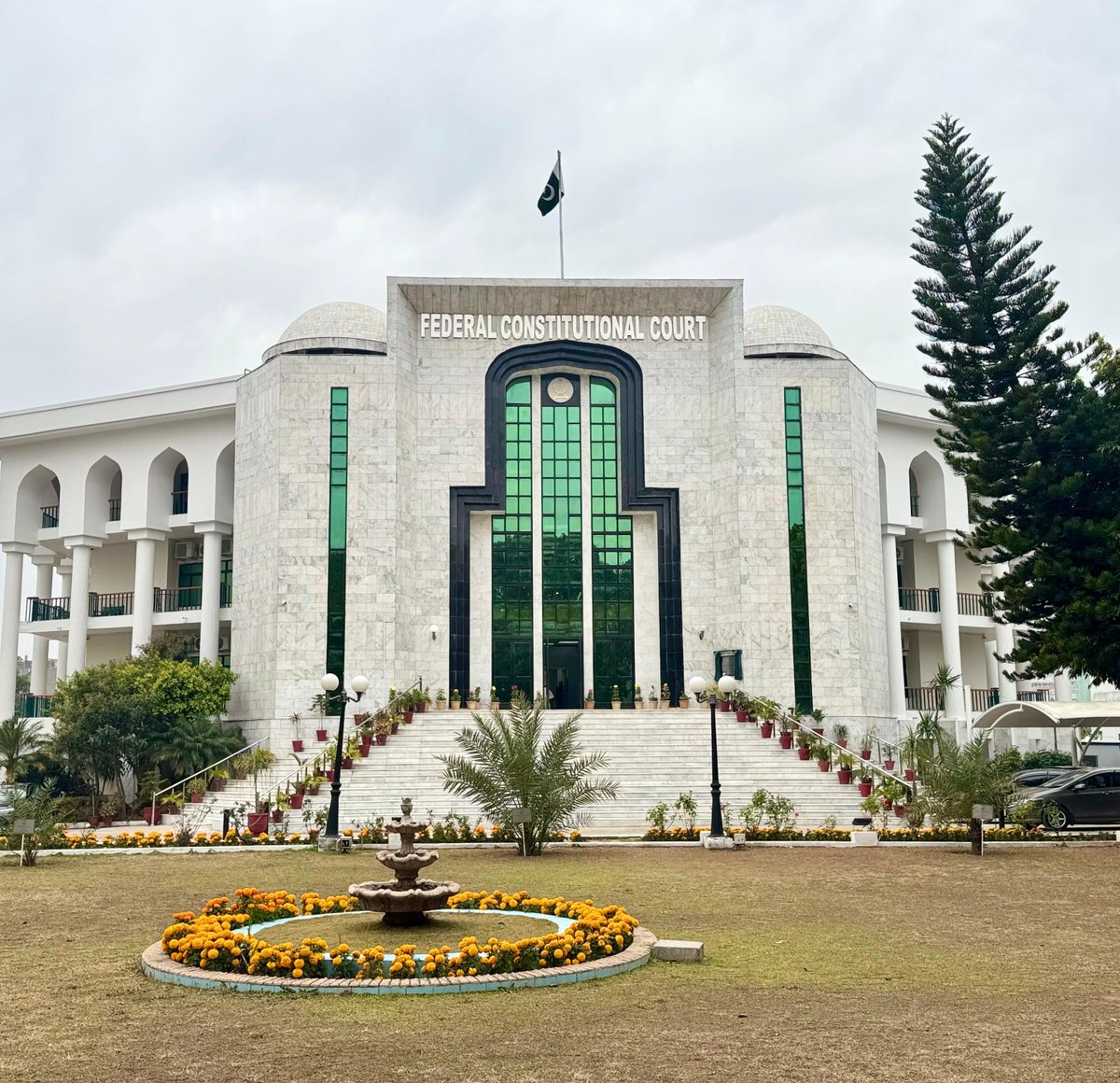 FCCP_pakistan's tweet photo. The Federal Constitutional Court of Pakistan (FCCP) is a constitutionally established judicial institution mandated to strengthen constitutional governance in the Islamic Republic of Pakistan.
Read more : https://t.co/afvncwlcbT https://t.co/Fu2ZKVH2u0
