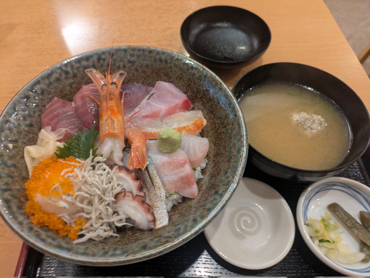 マダオ tweet media