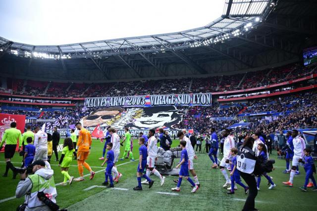 OL__Plus's tweet image. Dettes massives, déficit important : Combien vaut l'#OL, acheté pour 798 millions d'euros par #Textor, aujourd'hui ?
#Eco 
(L'Équipe 💶 : olplus.fr/l9JYH)