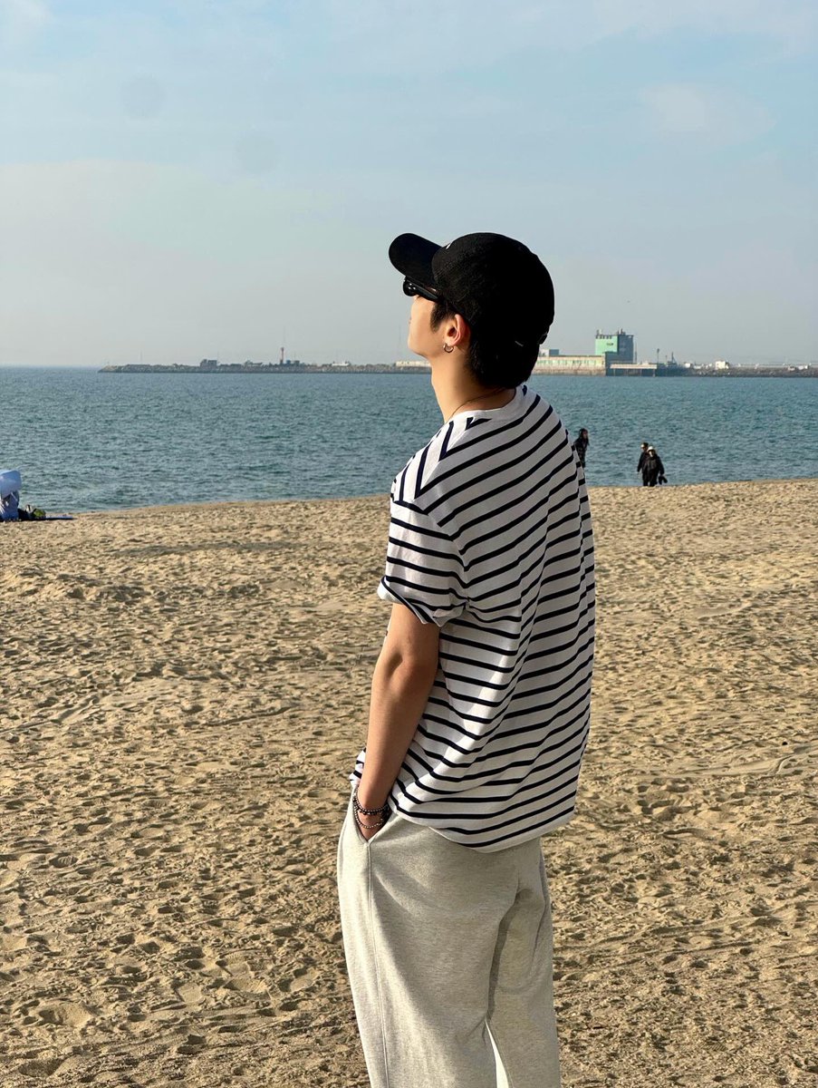 지지 ｡ tweet media