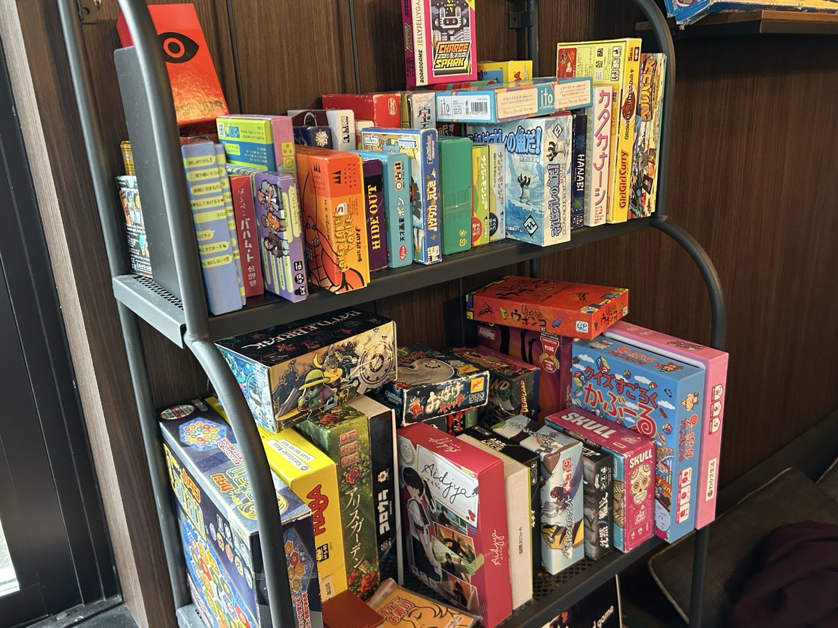 hideoutshinchan's tweet image. 本日の天気を曇りですね☁️
室内で楽しめる100種類以上のボードゲームが来店をお待ちしております✨
#ボードゲームカフェ #hideout #四条