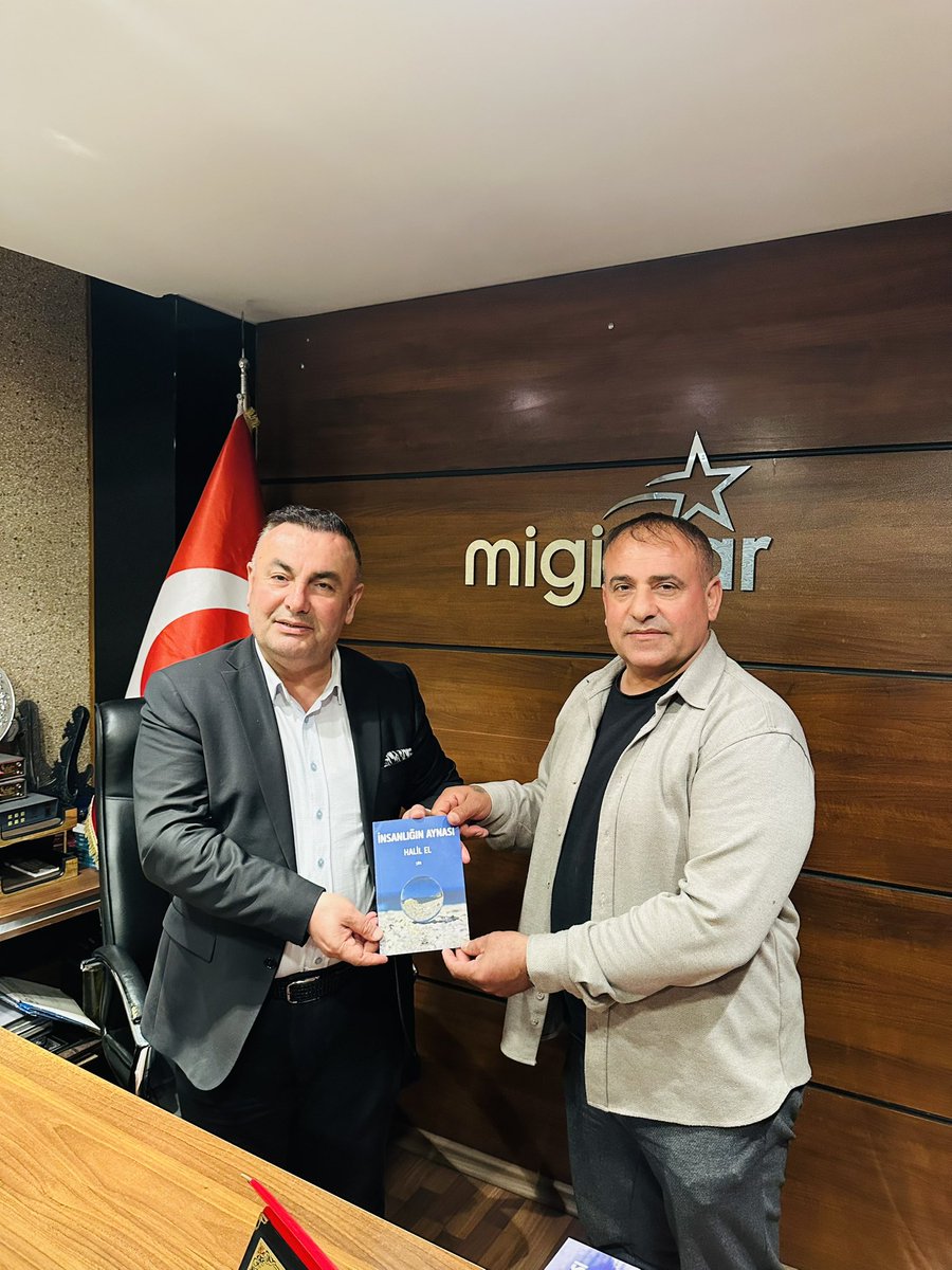 HalilEl2's tweet photo. NLK Bilgi Teknolojileri ve NLKSoft firmalarının sahibi, NLKSoft Yönetim Kurulu Başkanı Sayın Nalan Kurt, enerji terapisti ve danışman Sayın Nihal Coşkun, iş insanı Sayın Hüseyin Aslan ve iş insanı Sayın Mustafa Tercan nazik ziyaretleriyle bizleri onurlandırdılar. 

Gerçekleştirdiğimiz bu anlamlı görüşmede; memleketimizin ekonomik gelişim potansiyeli, bilişim ve yazılım sektöründe değerlendirilebilecek iş birliği imkânları ile birlikte kültür ve edebiyatın toplumsal gelişimdeki yeri üzerine kapsamlı bir istişare gerçekleştirdik.

Ortak aklın ve istişare kültürünün; sürdürülebilir kalkınma, güçlü iş birlikleri ve sağlıklı toplumsal gelişim açısından taşıdığı önemi kayda geçtik. Bu tür buluşmaların, geleceğe yönelik vizyoner adımların atılmasında önemli katkılar sunduğuna inanıyoruz.

Ziyaretleri anısına kaleme almış olduğum eserlerimi kendilerine takdim ettim. Nazik ziyaretleri ve kıymetli katkıları dolayısıyla kendilerine teşekkür eder; çalışmalarında üstün başarılar dilerim.

Saygılarımla

@Nalan Kurt #nihalcoşkun
#İstişare #KurumsalZiyaret #İşBirliği #Ekonomi #Bilişim #Yazılım #Edebiyat #OrtakAkıl #Kalkınma #Vizyon #migimaravm