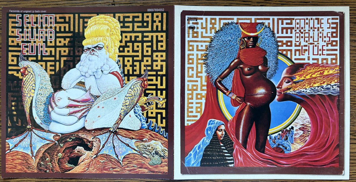 DzielakD's tweet photo. Drugi album @milesdavis od rana: koncertowo-studyjny #LiveEvil. Skład równie szeroki co w #BigFun. Wybija się 🎸#McLaughlin oraz funkowy bas.
Okładka, jak to u Milesa w tym czasie (awers - obraz życia, na rewersie podobno #EdgarHoover jako wcielone zło)👌
https://t.co/euBVvqYapU https://t.co/qBFe7X4fcN