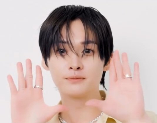 리리ฅᥫ᭡ tweet media